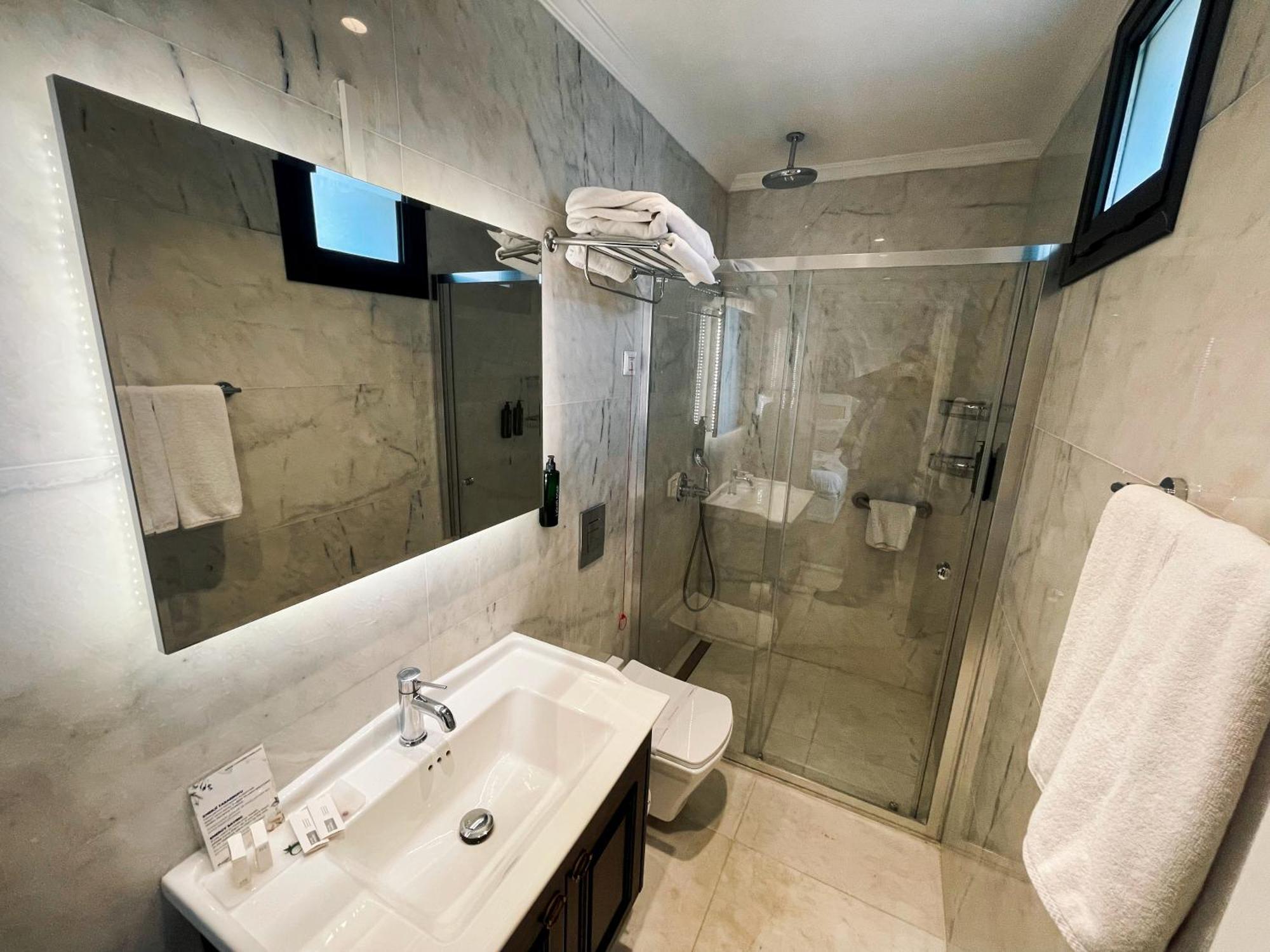 Dbd Hotel Bayrakli İzmir Eksteriør bilde